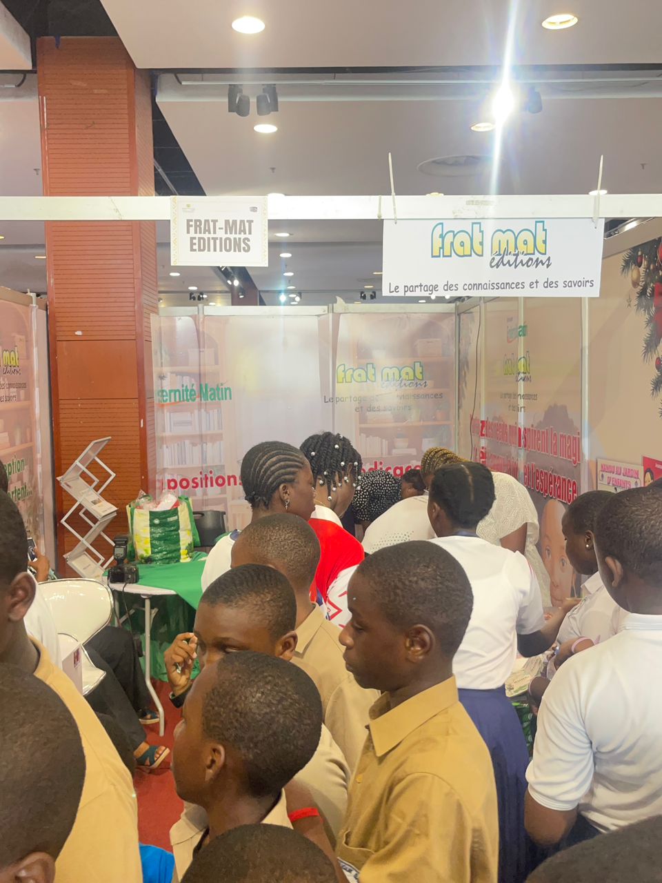 FRATMAT Éditions brille au Salon du Livre pour Enfants et Adolescents 2025
